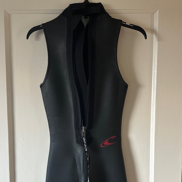 O'Neill women’s Black and Red Swim Wetsuit sleeveless - Picture 3 of 4